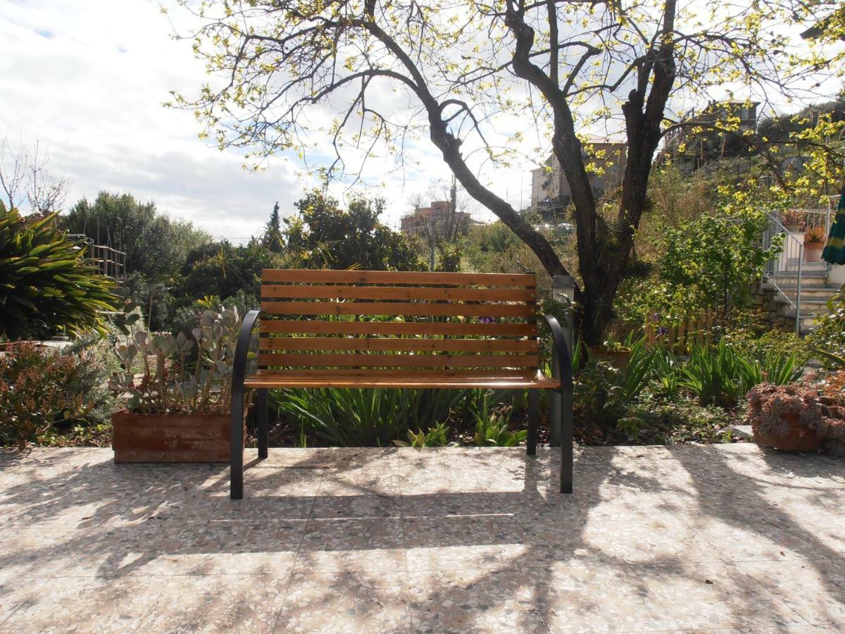 Casa Fortuna Imperia Esterno foto